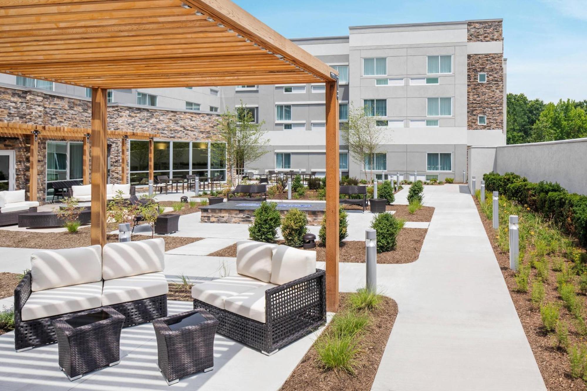 Courtyard By Marriott Wayne Fairfield Hotel Exterior foto