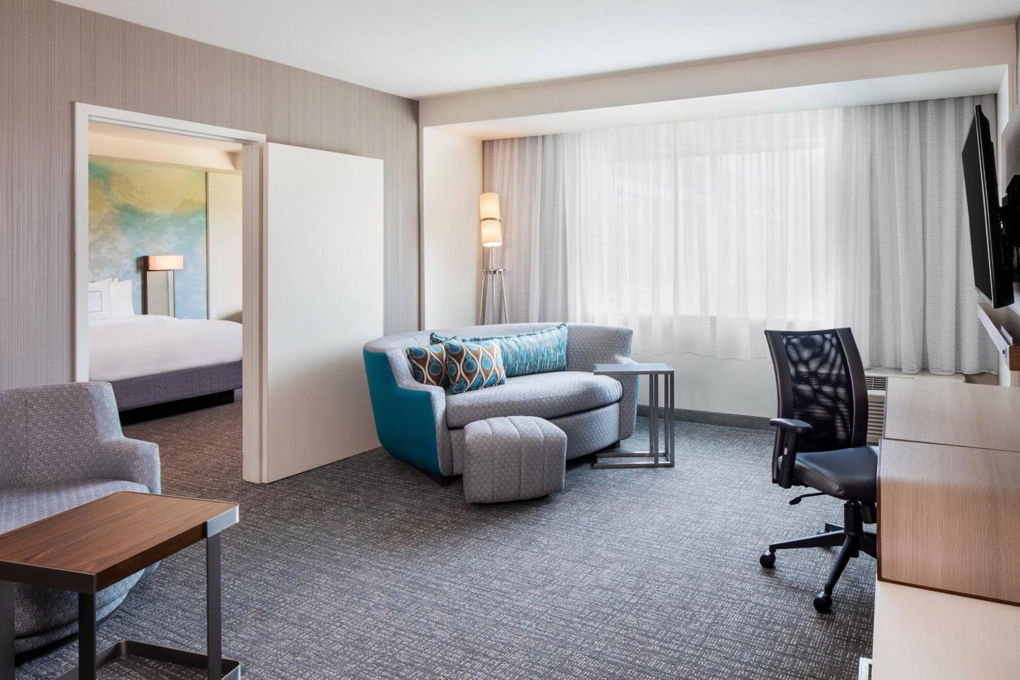 Courtyard By Marriott Wayne Fairfield Hotel Exterior foto