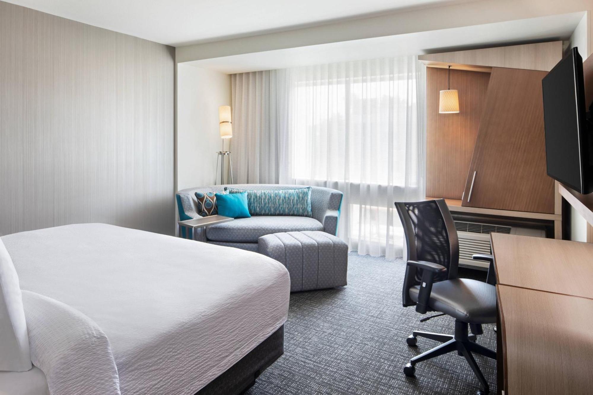Courtyard By Marriott Wayne Fairfield Hotel Exterior foto